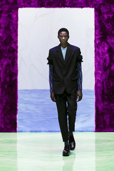 Look 2